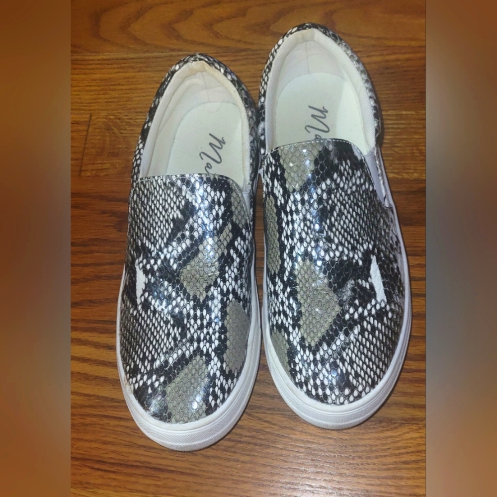 Matisse Slip-On Snake Print Shoes Size 7 1/2